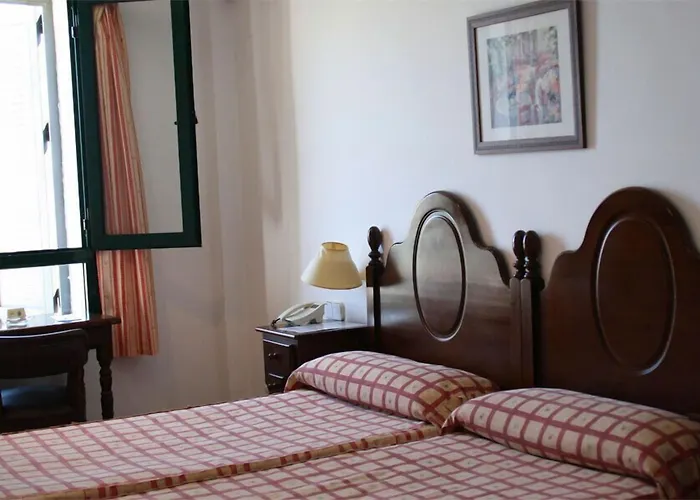 Hotel Tugasa Arco De La Villa